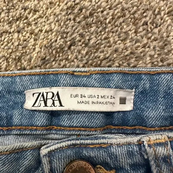 ZARA Women's High Rise Slim Flare Jeans Size 2 In Medium Wash - Picture 3 of 9
